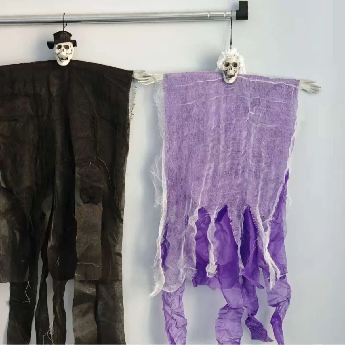 Halloween Spooky Props,Skull Ghost Head&Hanging Ghoul Decor for Haunted House, Bar Scene, Indoor Party Atmosphere Creepy Decor